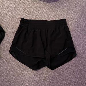 Lululemon Hotty Hot High Rise Short 2.5”